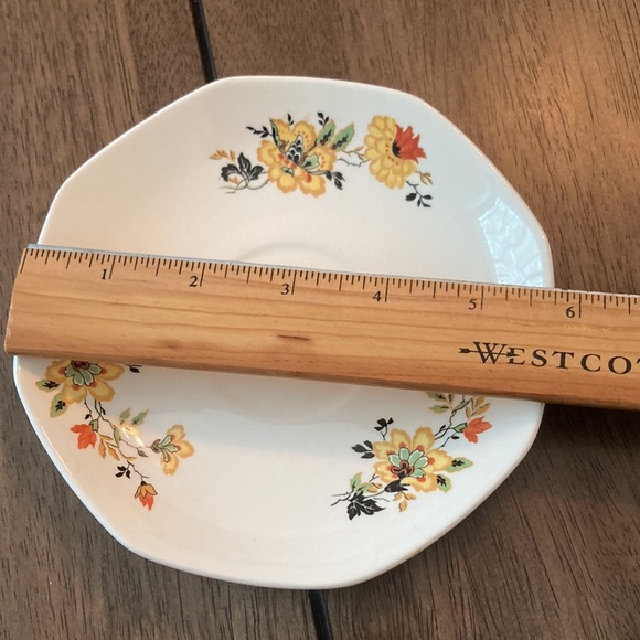 Gorgeous set of six octagonal vintage saucers from Homer Laughlin - Picture 17 of 17